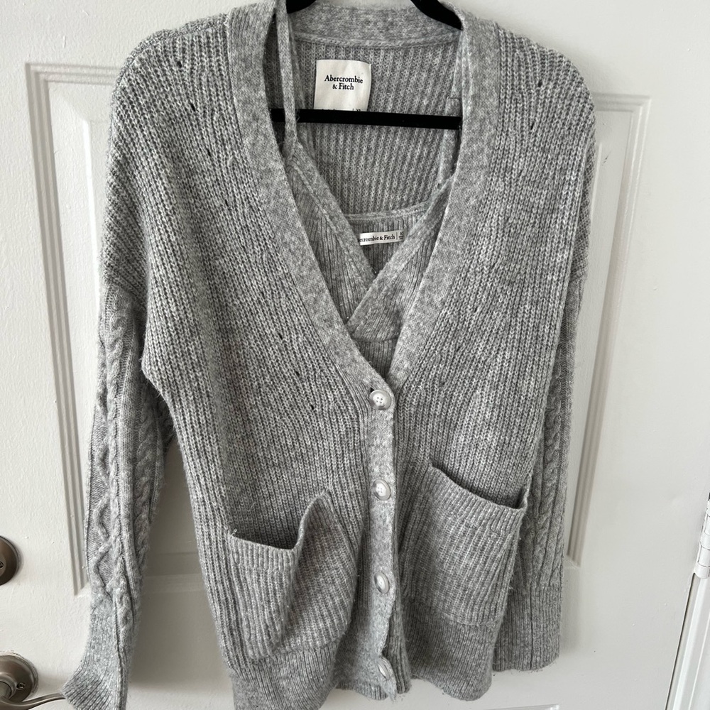 ABERCROMBIE & FITCH FUZZY CABLE CARDIGAN AND SWEATER BRALETTE